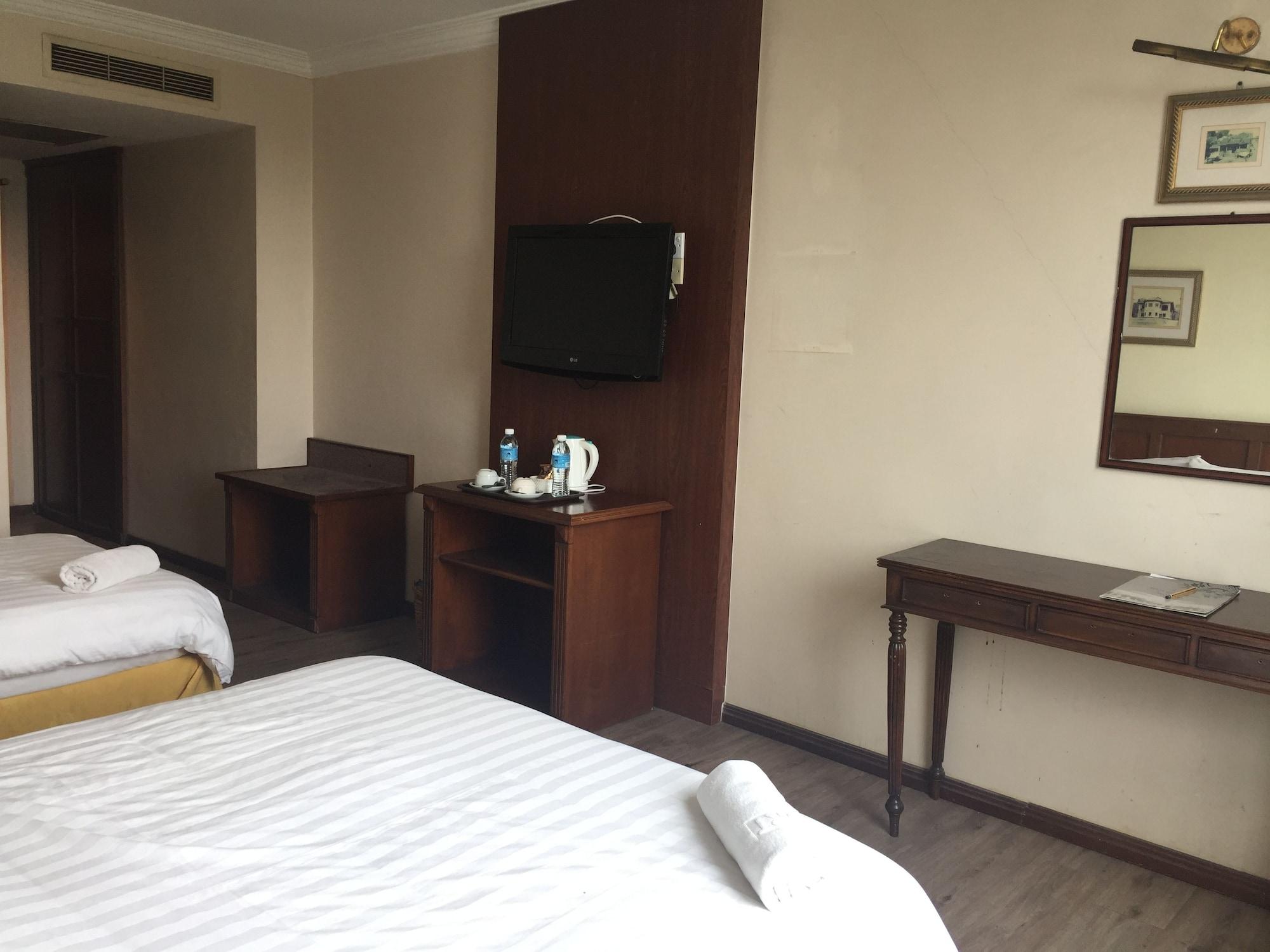 Regal Court Hotel Kuching Exteriör bild