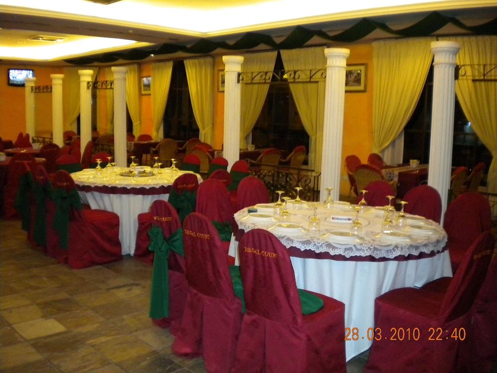Regal Court Hotel Kuching Exteriör bild