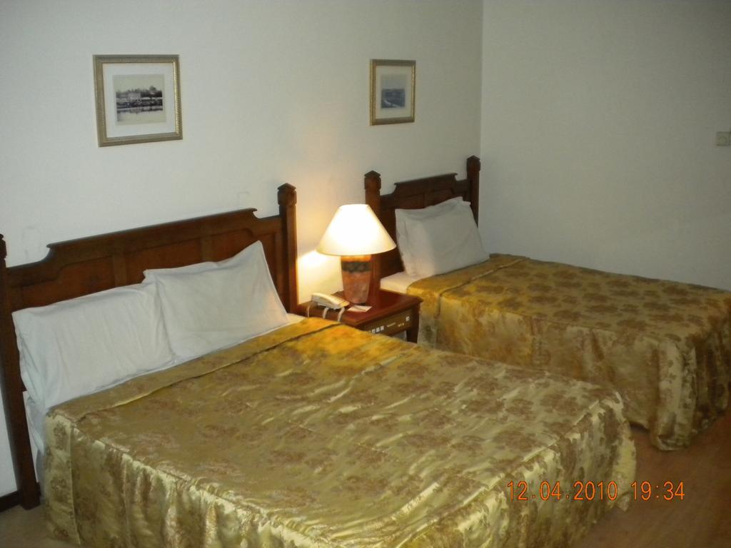 Regal Court Hotel Kuching Rum bild