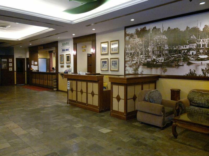 Regal Court Hotel Kuching Exteriör bild