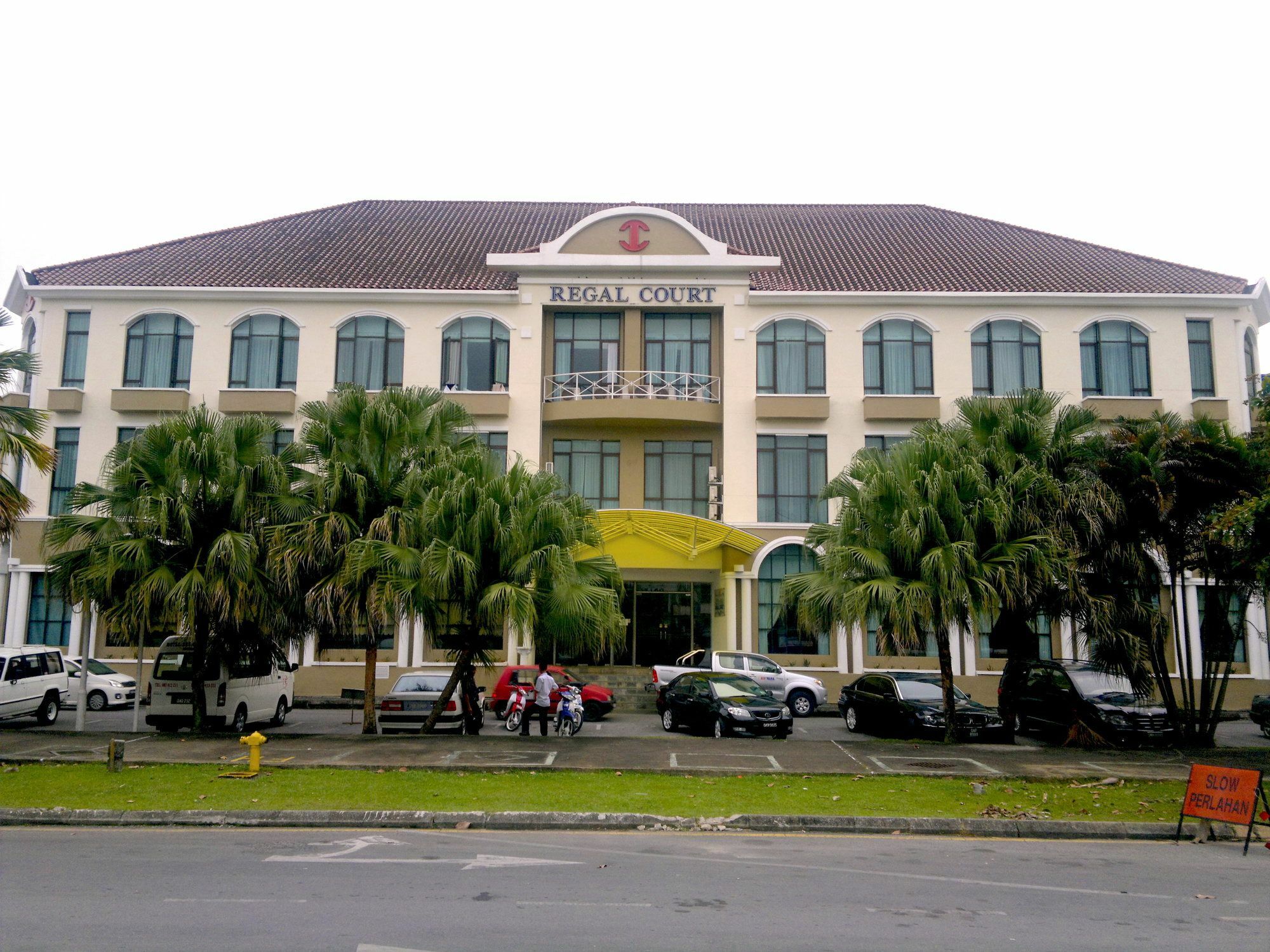 Regal Court Hotel Kuching Exteriör bild